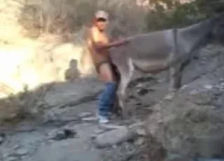 Dude fucks submissive beast in compact zoo porn clip